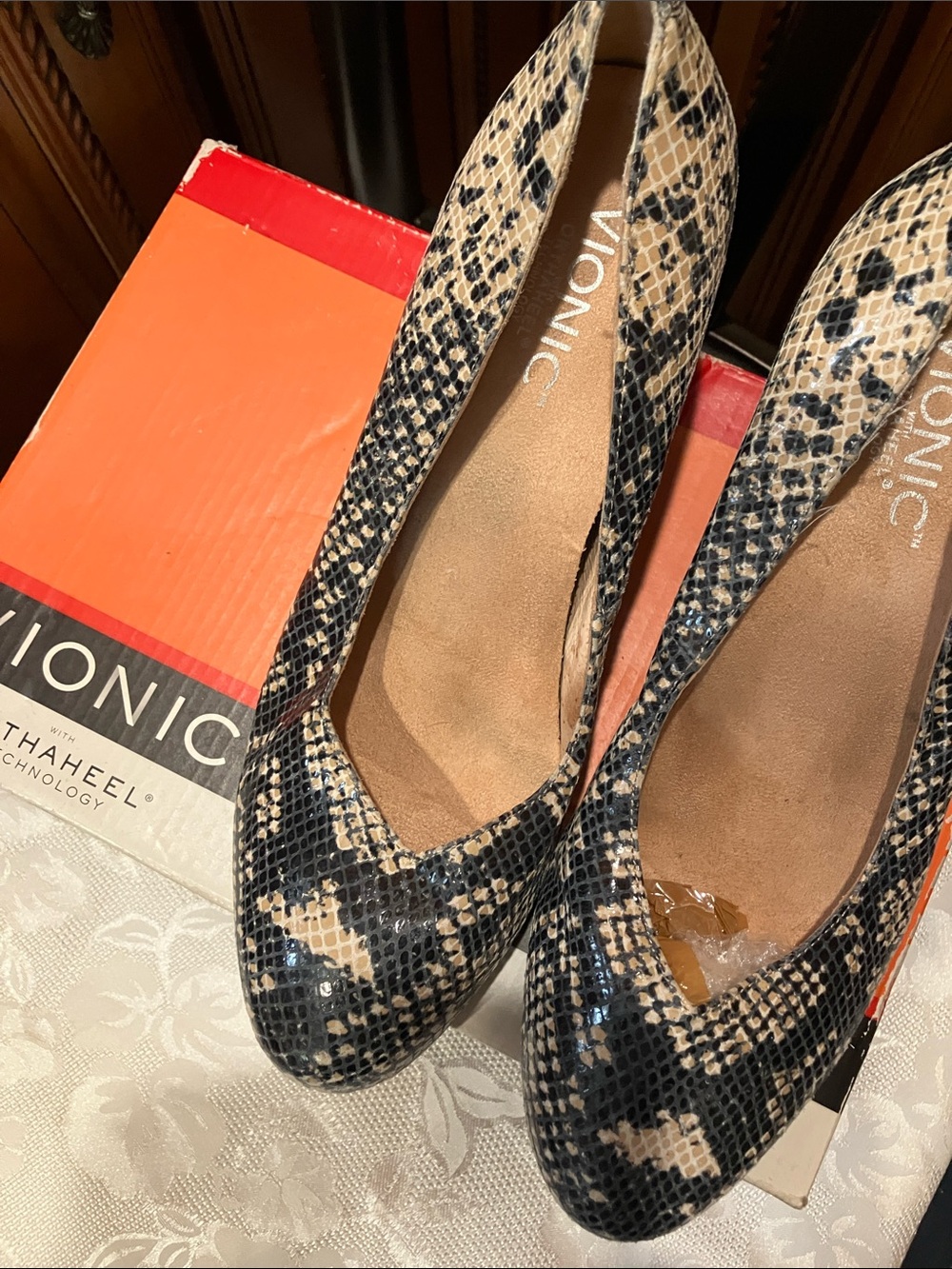 Vionic Snake-Print Pumps in Black and Cream